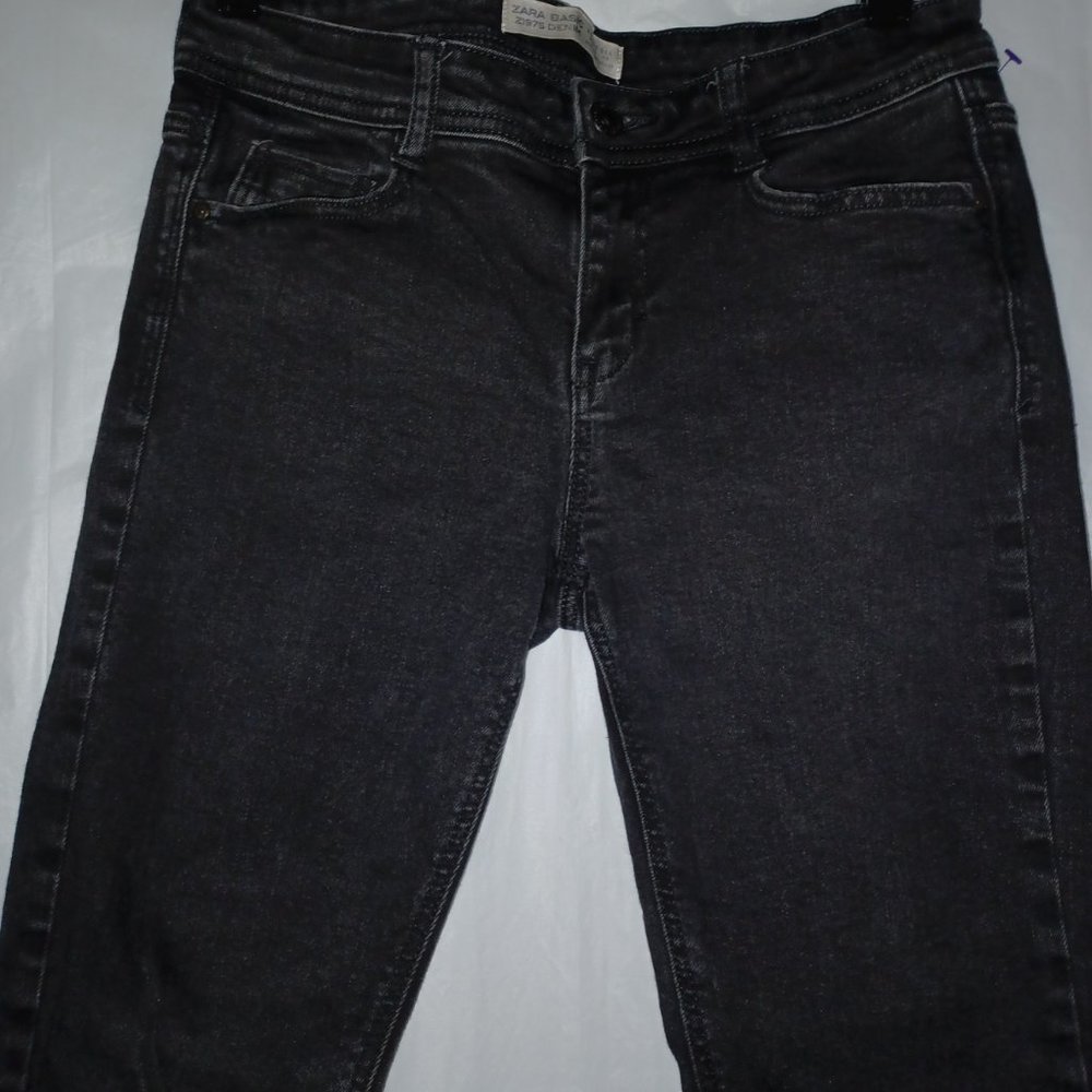 ZARA SPLIT RAW HEM BASIC 1975 DENIM JEANS